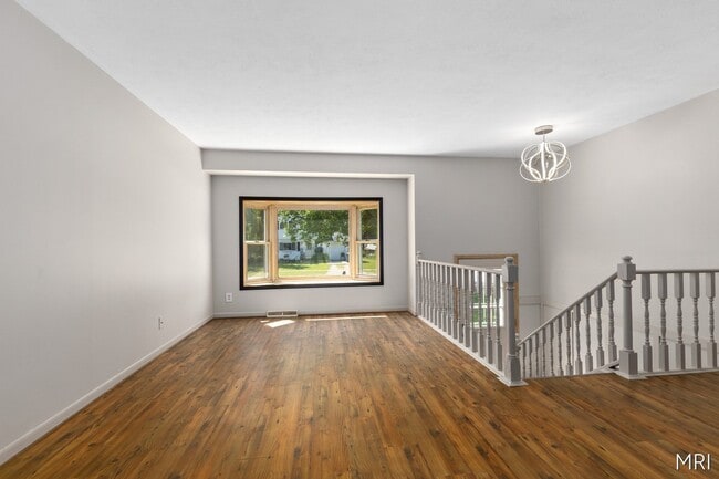 Photo - 301 Stadium Dr