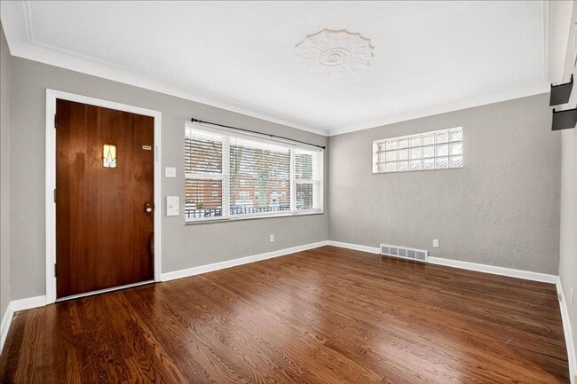 Photo - Robbie Junior Unit 5857