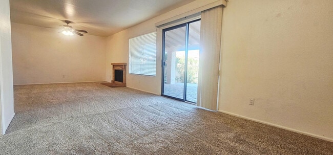Photo - 333 E Lilac Dr