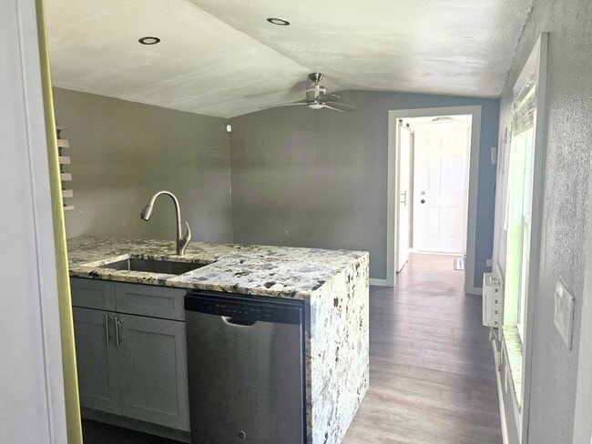 Photo - 8215 Stoner Rd