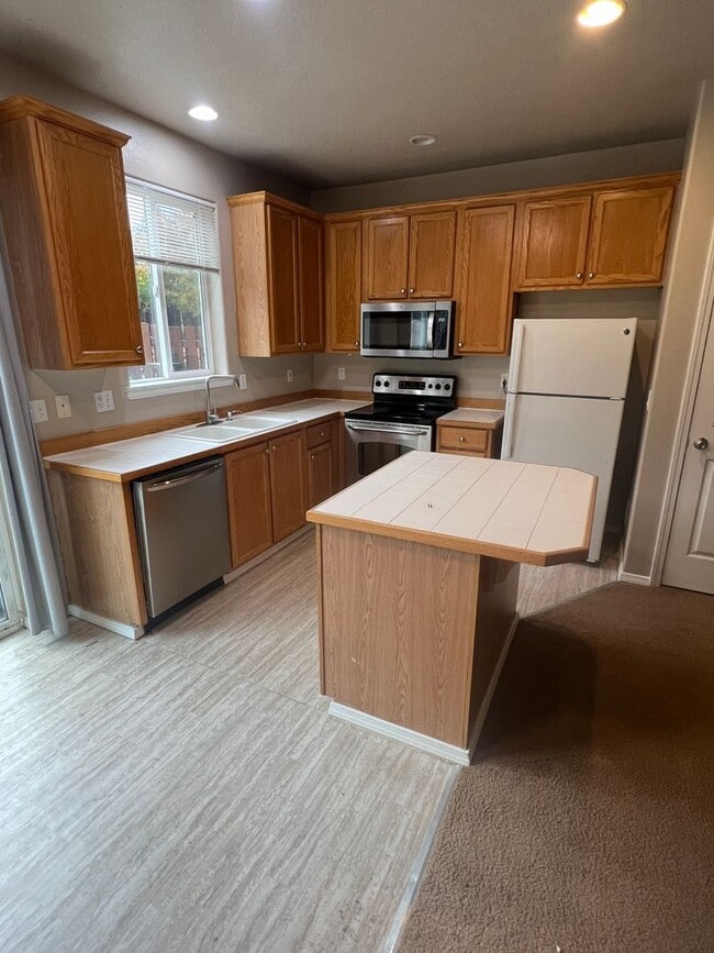 Photo - 3 Bedroom 2.5 Bath Home in Kelly Creek Estates