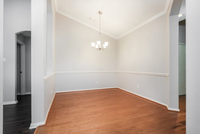Photo - 30 Shimmer Pond Pl