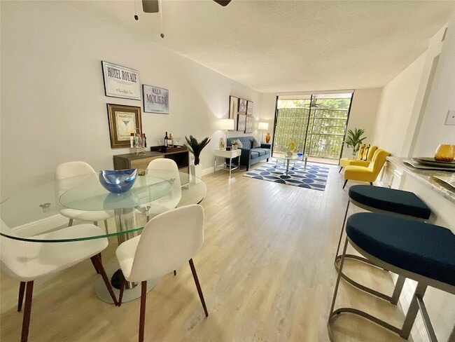 Photo - 9517 Fontainebleau Blvd Unidad 561-515