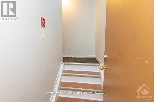 Photo - 450 MacLaren St Unit 10