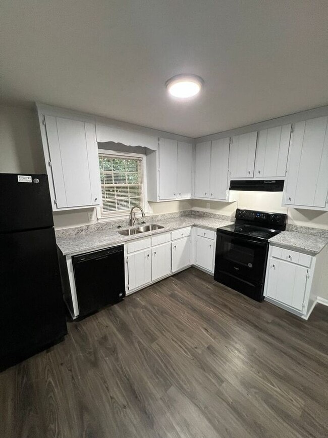 Photo - READY NOW!!! Amazing 2 Bedroom 1.5 bathroom Townhome !