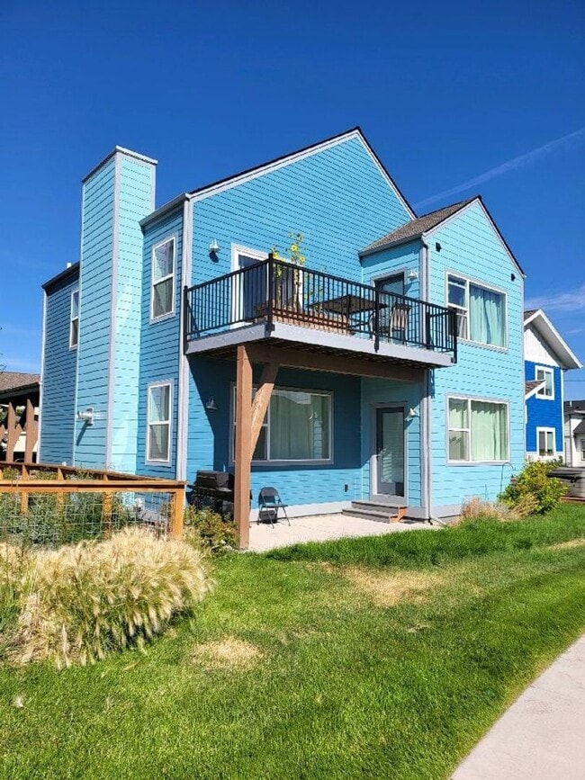 Building Photo - Beautiful Large 4bd/2.5ba 2332sqft home in The Lakes Subdivision