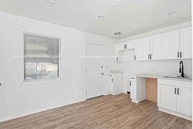 Photo - NEWLY RENOVATED 4 bed/1 bath!