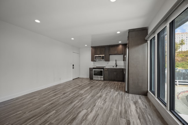 Photo - 451 N Coronado St Unidad 4