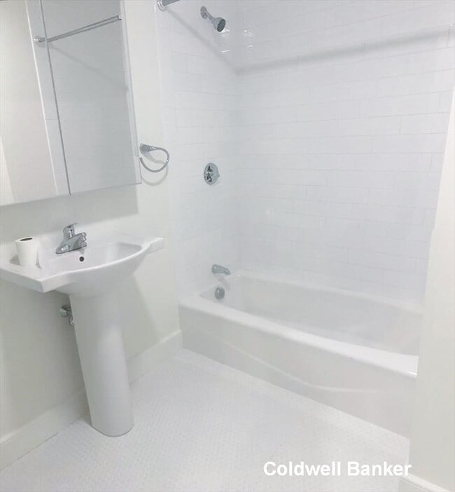 Photo - 1776 Beacon St Unidad B