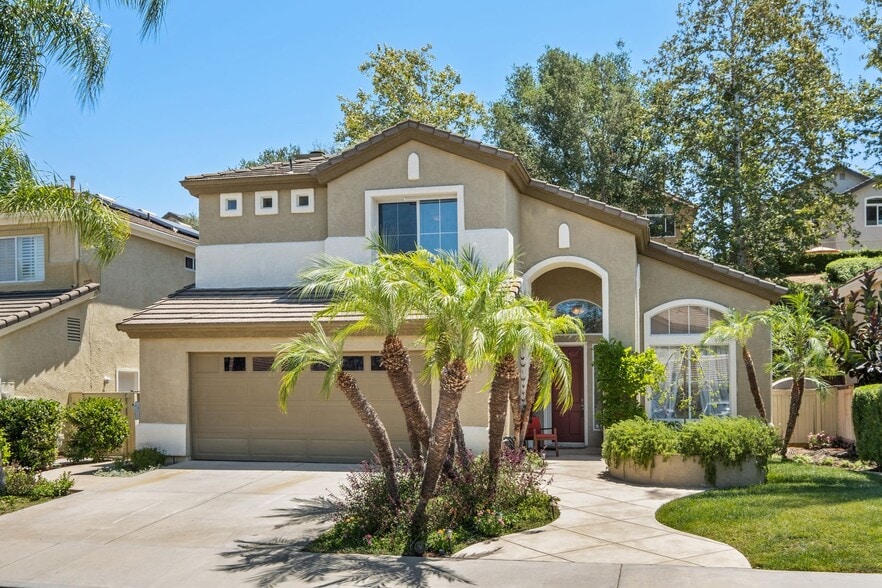 22 Solitaire Ln