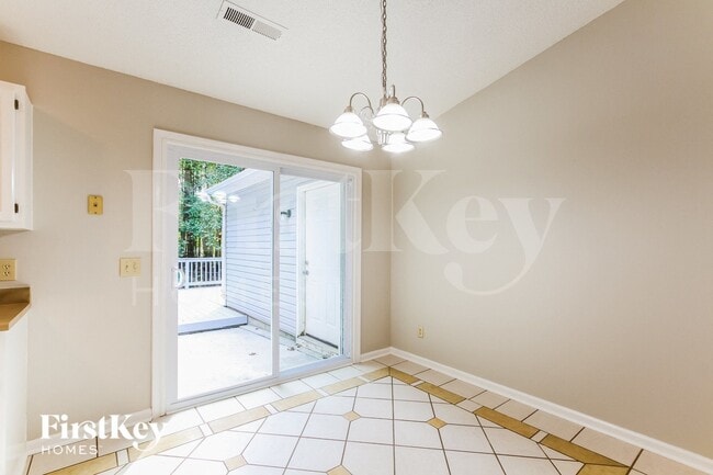 Photo - 110 Waderich Ln