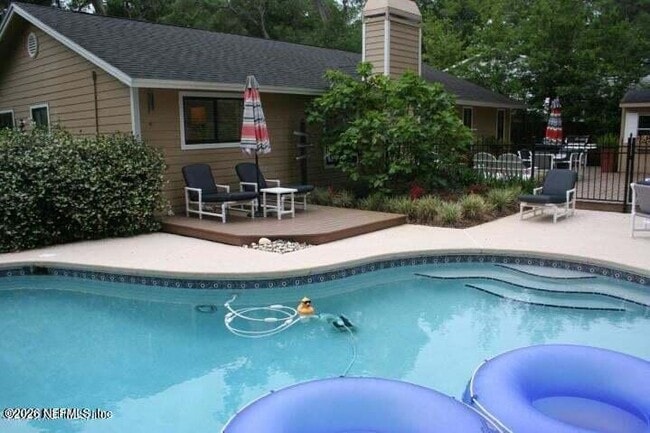 Photo - 1841 Twelve Oaks Ln E