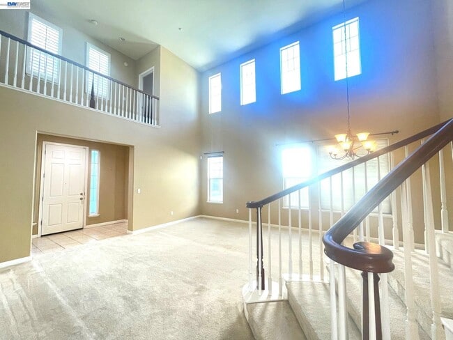 Photo - 1669 Marina Way