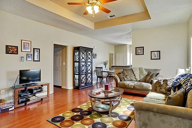 Building Photo - Charming Cottages for Rent in Waveland – 1... Unit 1 Bedroom Rental