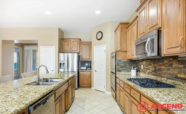 Photo - 5 Bedroom | 3 Bathroom House — Bakersfield (93314)