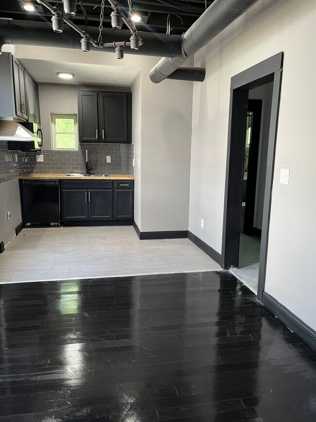 Photo - 2832 Stanton Ave Unidad 2