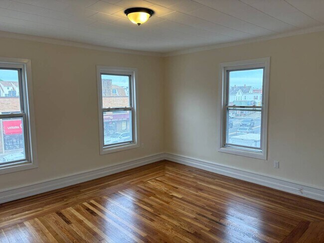 Photo - 162 Main St Unit 2