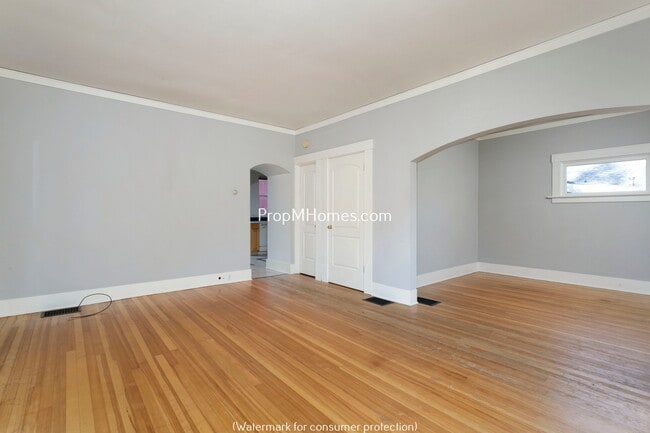 Photo - Classic Two Bedroom Bungalow In The Heart Of Sellwood!