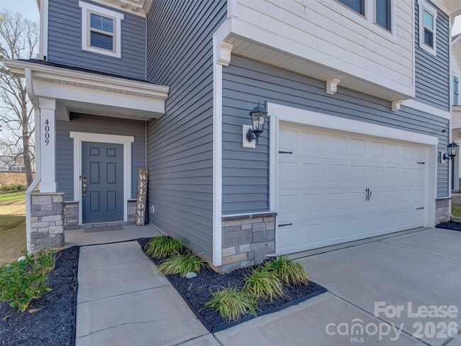 Photo - 4009 Woodland View Dr