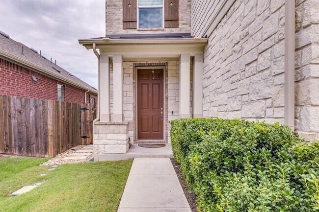 Photo - 2010 Ebony Dove St