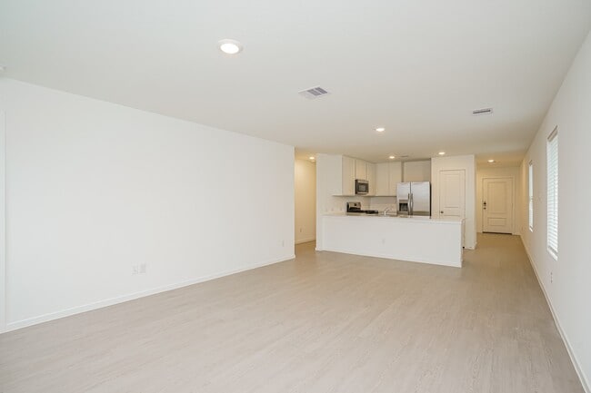 Photo - 319 Bush Mdw Ln