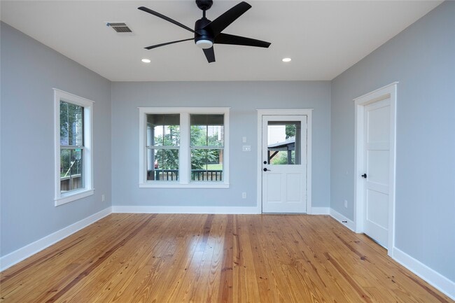 Photo - 1102 Bingham St