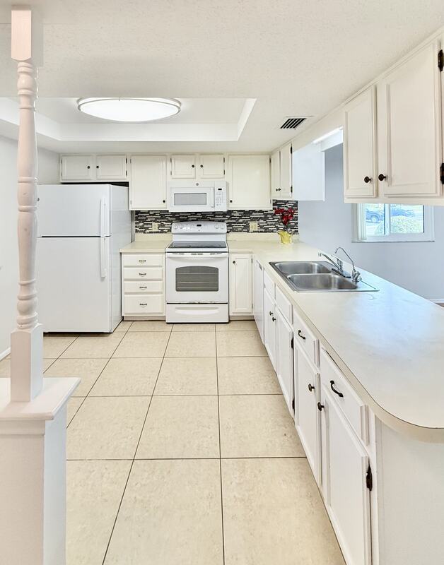 Photo - 2900 Grove Wood Blvd