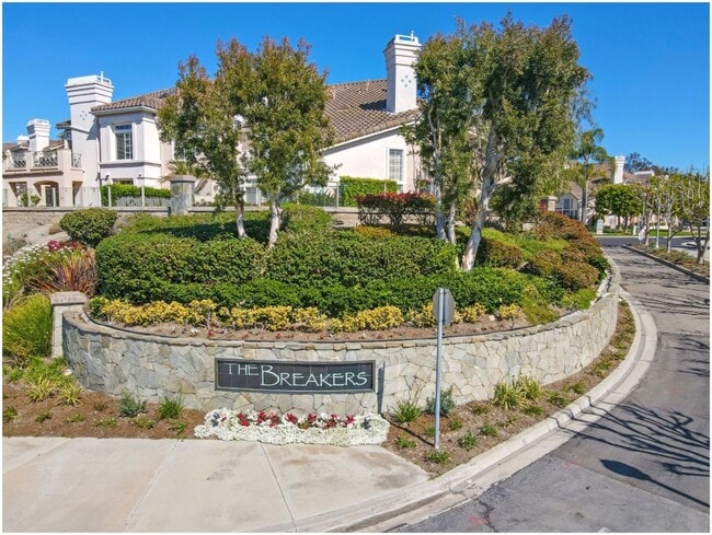 200 Shorebreaker Dr