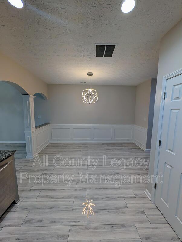 Photo - 2537 Emma Way NW