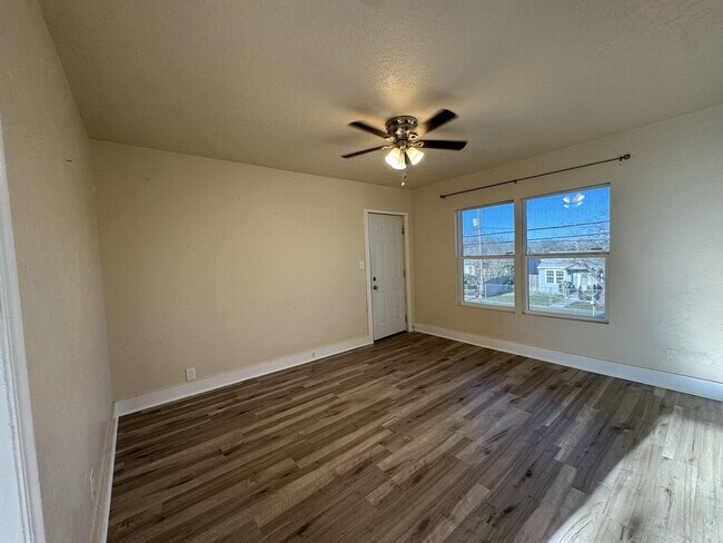 Photo - 2 BD APT with water & electricity paid