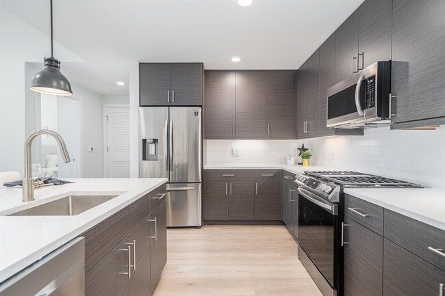 Building Photo - 418 Palisade Ave Unit 301