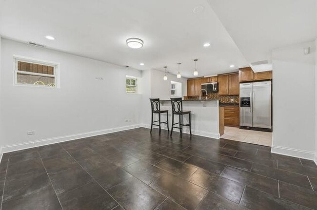 Photo - 7733 N Marshfield Ave