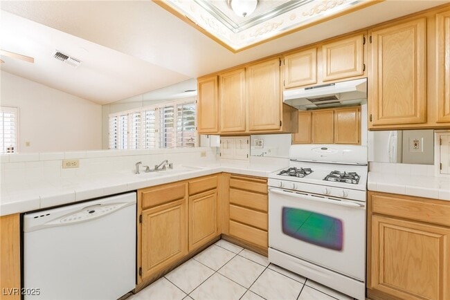 Building Photo - 5209 Velazco Ln