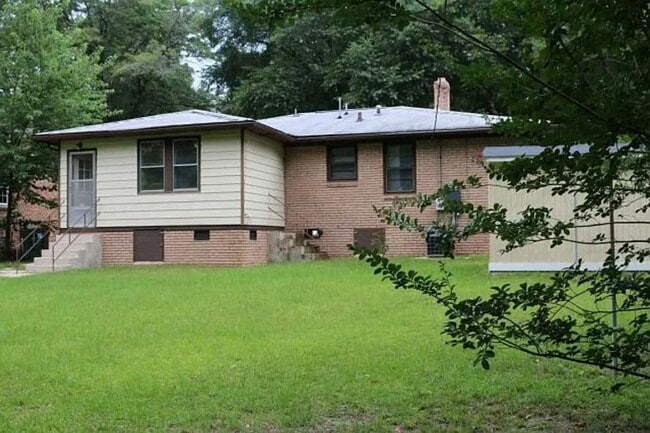 Photo - 3 bedroom single level close to 5 points