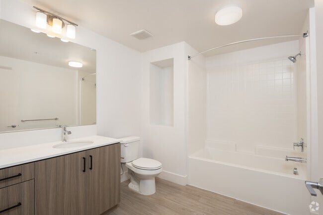 2BR, 2BA - 1157SF - Primary Bathroom - Enzo