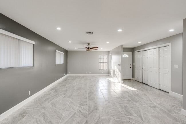 Photo - 406 Sea Willow Dr