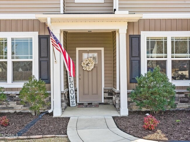 Photo - 615 Overland Ct