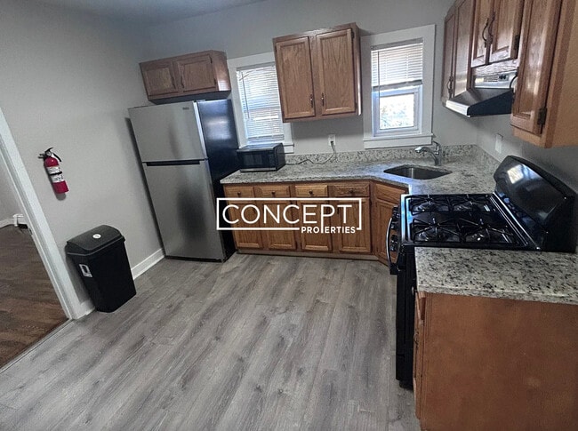 Building Photo - 97 Wildwood St Unit 6