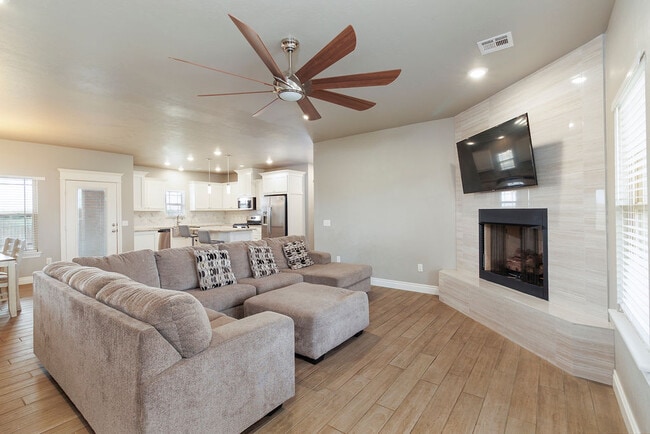 Photo - 13806 NE Lafayette Dr