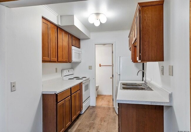 Kitchen - 661 Watervliet Shaker Rd Unit 1