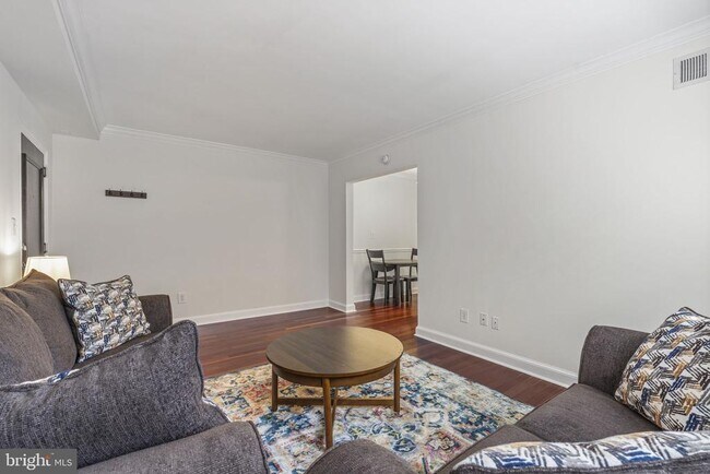 Photo - 718 S Washington St Unidad 104