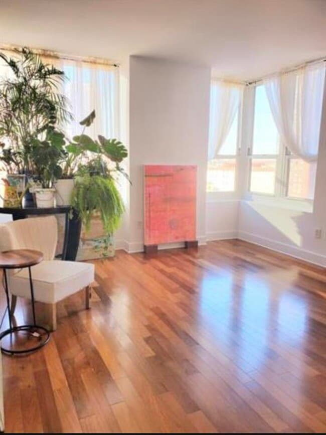 Building Photo - 88 Morgan St Unit 1001