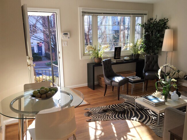 Photo - 1316 Constitution Ave NE Unidad 1