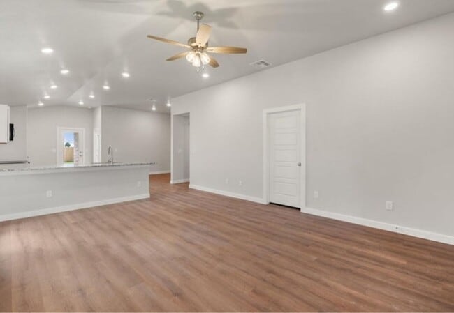 Photo - Fabulous and New! 3/2/2