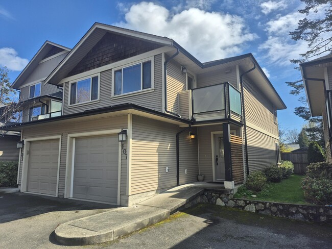 Building Photo - 1919 Maple Avenue South