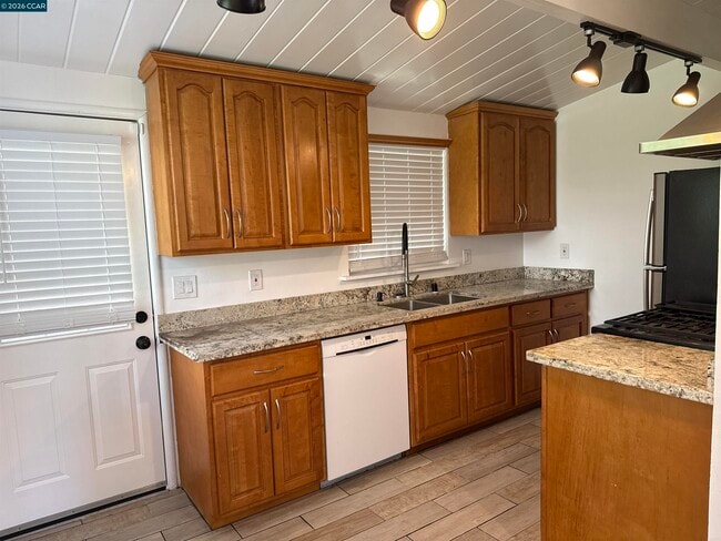 Photo - 2875 Euclid Ave