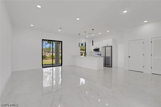 Photo - 3315 Sunshine Blvd N