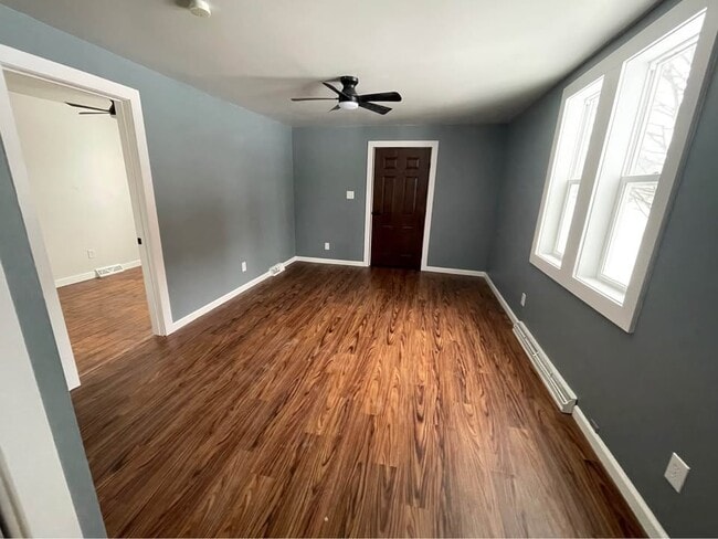 Photo - 401 W Hughitt St Unit Lower Apartment