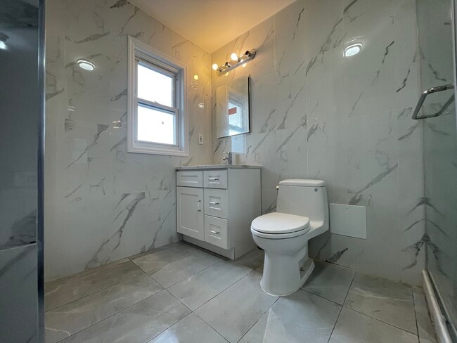 Building Photo - 4848 207th St Unit 2 Rental