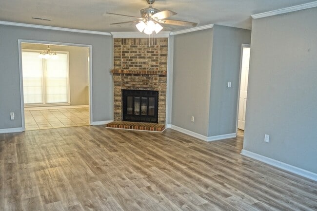 Photo - 111 Scarlet Oak Cir